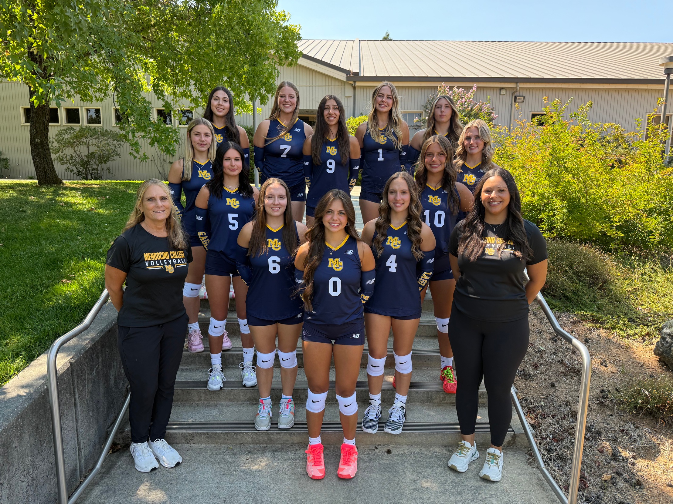 Volleyball Beats Redwoods for First Victory